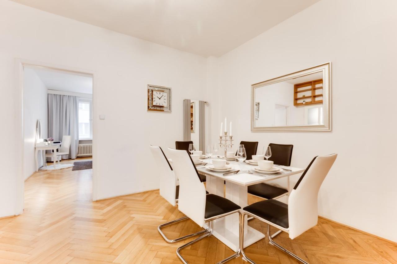 Exclusive Riverside Apartment In The Heart Of Praga Exterior foto