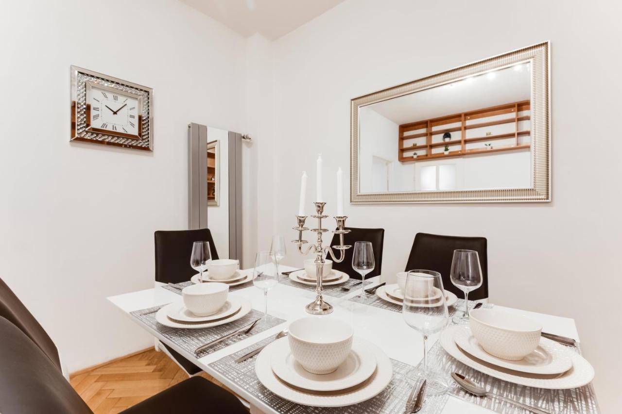 Exclusive Riverside Apartment In The Heart Of Praga Exterior foto