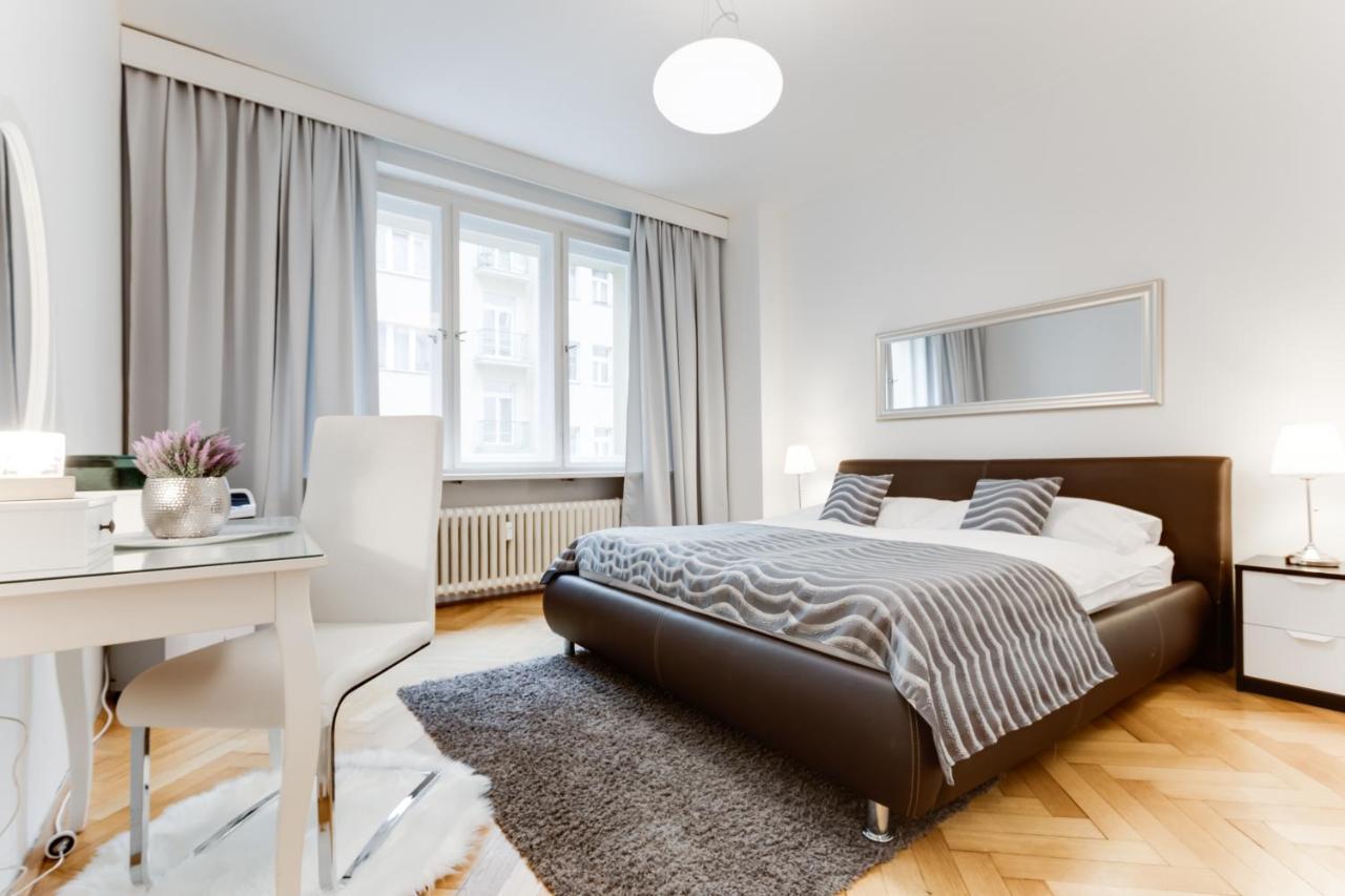 Exclusive Riverside Apartment In The Heart Of Praga Exterior foto