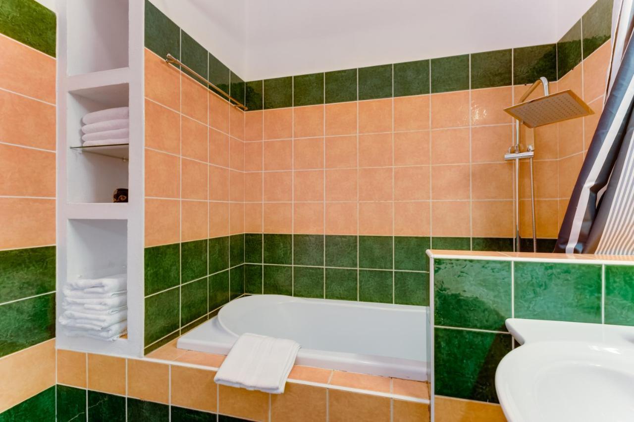 Exclusive Riverside Apartment In The Heart Of Praga Exterior foto